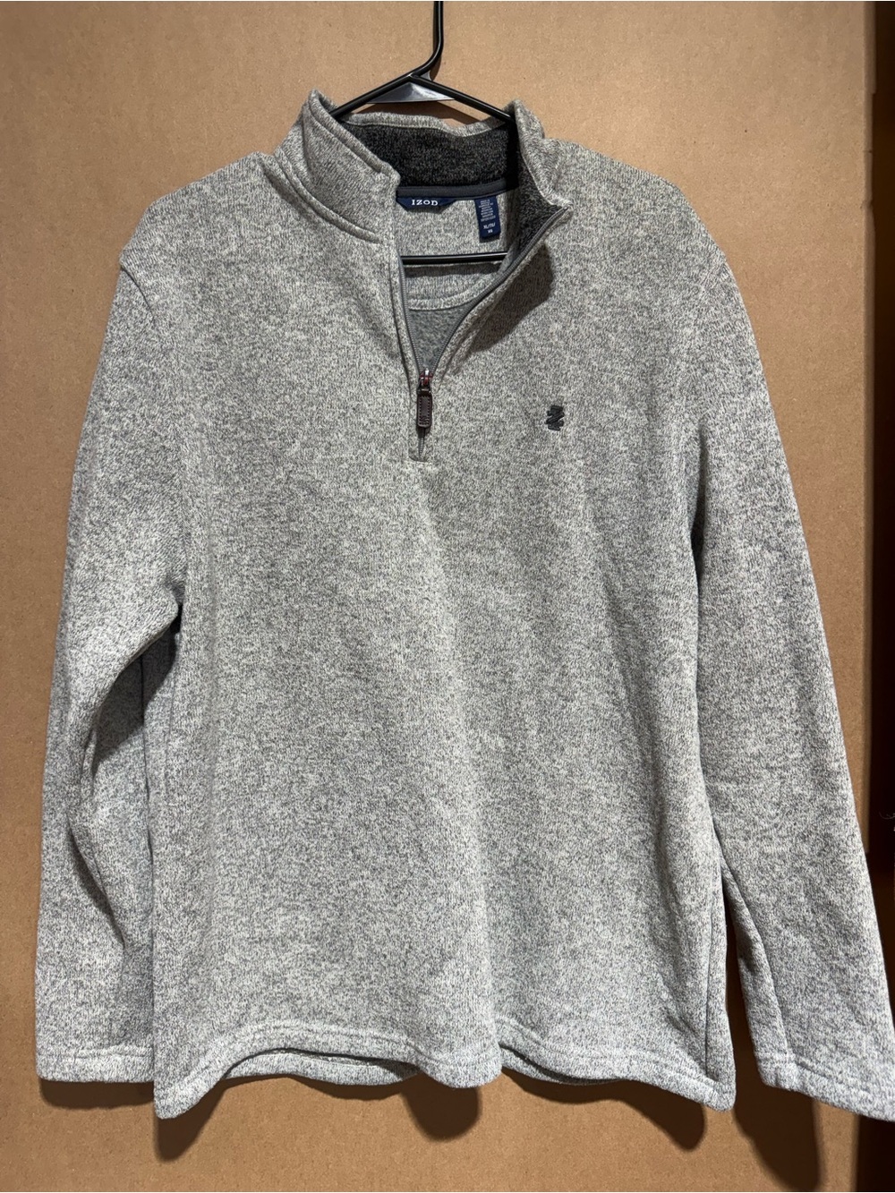 Izod Men's Light Heather Gray Quarter-Zip Pullover